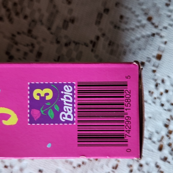 RARE Barbie 1994 Mattel Ruffle Fun Barbie Doll #15802 New In Box. - Picture 4 of 4